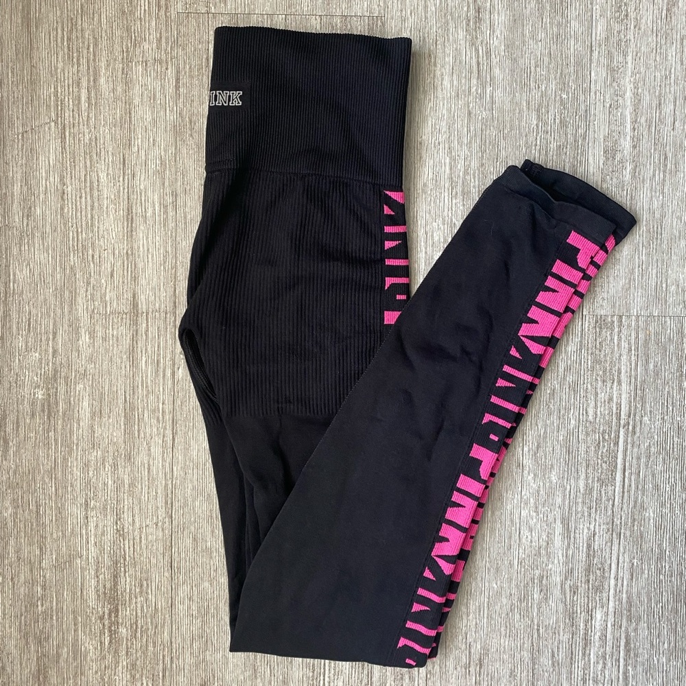 Victoria’s Secret PINK Cool & Comfy Leggin…